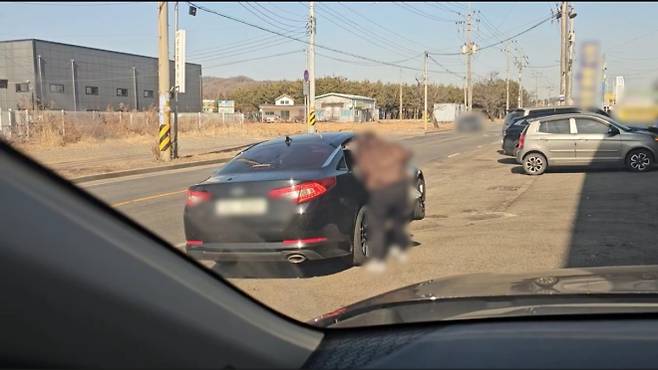 자가용에 불법으로 승객을 태우는 모습. 경기남부경찰청 제공