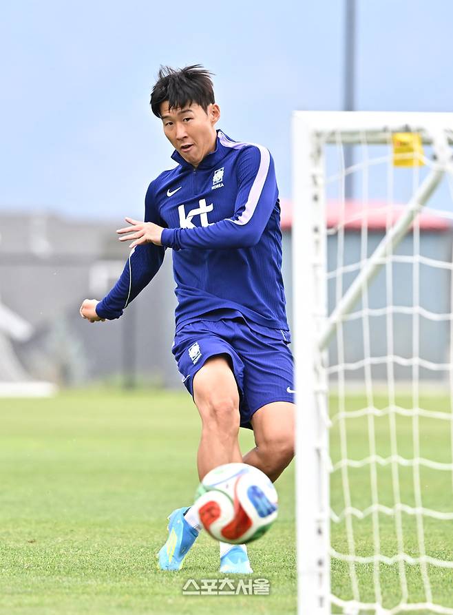 축구국가대표팀의 손흥민이 30일(한국시간) 미국 유타주 헤리먼 자이언스 뱅크 트레이닝 센터에서 훈련을 하고 있다. 2026. 5. 30. 헤리먼(미 유타주) | 박진업 기자 upandup@sportsseoul.com
