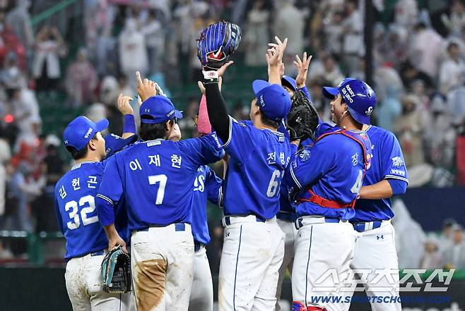 27일 인천SSG랜더스필드에서 열린 SSG와 삼성의 경기. 승리한 삼성 선수들이 기뻐하고 있다. 인천=박재만 기자 pjm@sportschosun.com/2026.05.27/
