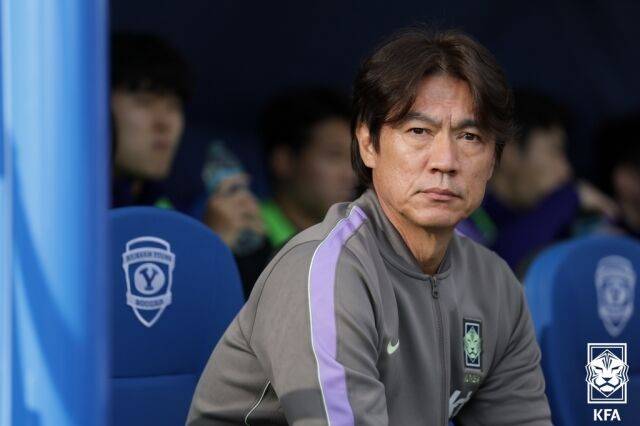 대한민국 축구대표팀이 31일 BYU 사우스 필드에서 열린 트리니다드토바고와의 평가전에서 5-0으로 승리했다. 경기를 지켜보고 있는 홍명보 대한민국 축구대표팀 감독./대한축구협회 제공