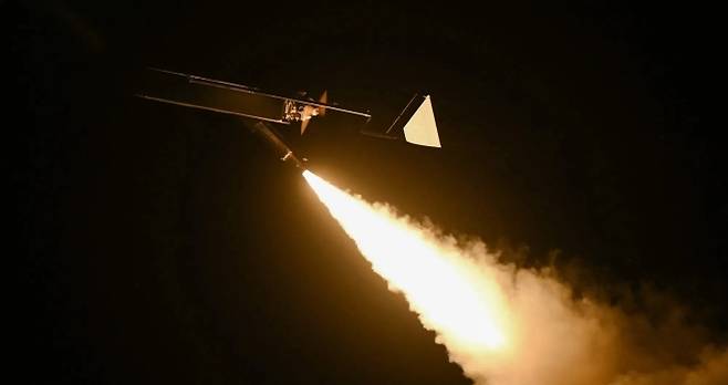 지난달 16일(현지시간) 우크라이나 비밀 장소에서 장거리 드론이 발사되고 있다. AFP 연합뉴스