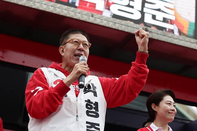 박형준 국민의힘 부산시장 후보가 유세하고 있다. 박형준 캠프 제공