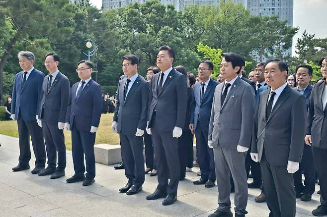 민주당 신용한 충북지사 당선인 캠프 제공