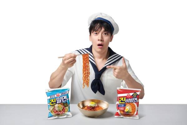 오뚜기 진밀면 모델 허경환