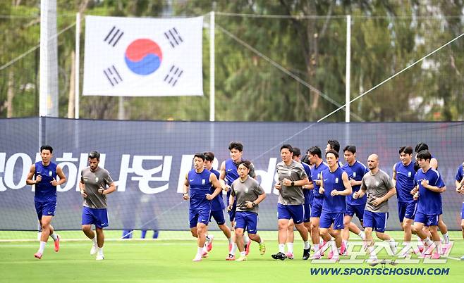 7일(한국시각) 멕시코 과달라하라의 대표팀 베이스캠프 훈련장인 치바스 베르데 바예에서 진행된 대한민국 월드컵 대표팀의 공식 훈련, 선수들이 러닝을 하고 있다. 과달라하라(멕시코)=허상욱 기자wook@sportschosun.com/2026.06.07/