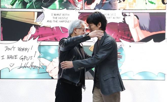 젠슨 황 엔비디아 최고경영자(CEO)가 8일 경기도 성남시 네이버 1784 사옥을 방문해 이해진 네이버 의장과 인사하고 있다. 연합뉴스