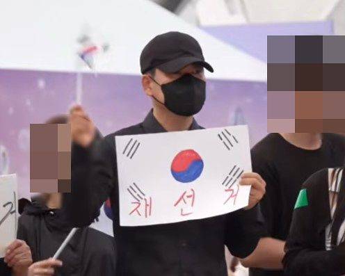 지난 7일 서울 송파구 올림픽공원 핸드볼경기장 일대 ‘개표소 봉쇄 시위’ 현장에 있는 장동혁 국민의힘 대표. 사진 유튜브 채널 ‘펜앤마이크TV’ 영상 캡처