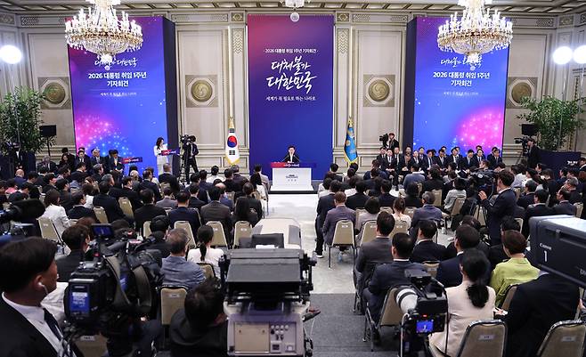 ▲ 이재명 대통령이 8일 청와대 영빈관에서 열린 취임 1주년 기자회견에서 발언하고 있다. 연합뉴스