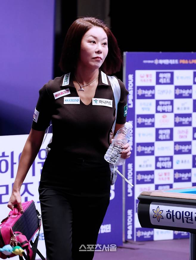 ‘20승 고지 코앞’ 김가영, 퇴근길 미소와 함께 “보람찬 하루일을 끝마치고서~”...스롱 피아비와 10일 우승 격돌