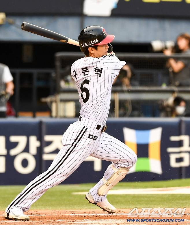 9일 잠실구장에서 열린 LG와 SSG의 경기. LG 구본혁이 타격을 하고 있다. 잠실=박재만 기자 pjm@sportschosun.com/2026.06.09/
