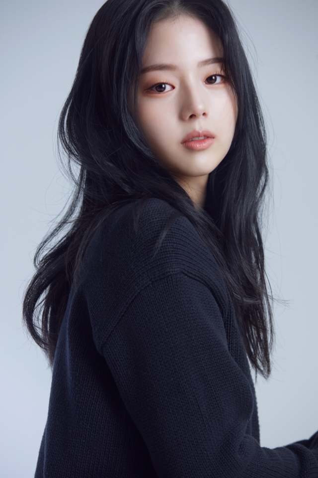 넷플릭스 시리즈 ‘참교육’에 출연한 신예 배우 김채은이 주목받고 있다.