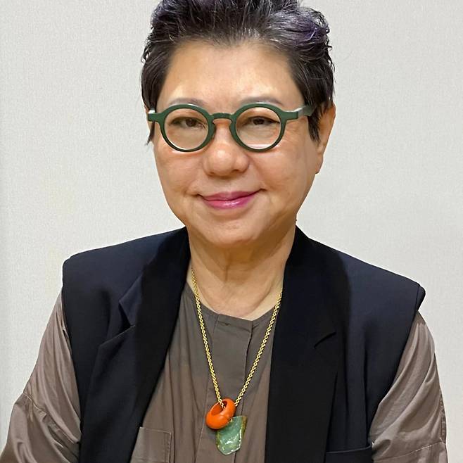 가수 양희은이 시력 회복을 위한 눈 수술로 진행을 맡은 라디오 생방송에 불참했다. /사진=양희은 인스타그램