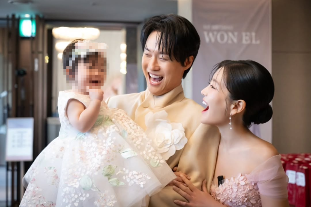 원혁이 딸 이엘 양의 첫 생일을 맞아 가족과 지인들에게 감사한 마음을 전했다. / 원혁 SNS