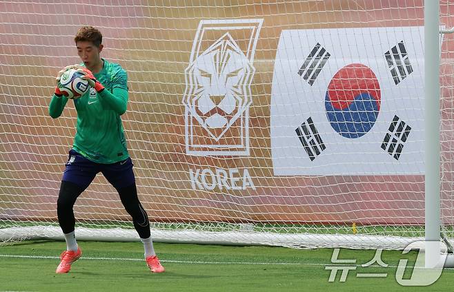 대한민국 축구대표팀 조현우 골키퍼가 6일(현지시간) 멕시코 할리스코 과달라하라에 위치한 '치바스 베르데 바예' 훈련장에서 열린 2026 국제축구연맹(FIFA) 북중미월드컵 피파 커뮤니티 트레이닝(오픈 트레이닝)에서 훈련을 하고 있다. 2026.6.7 ⓒ 뉴스1 임세영 기자