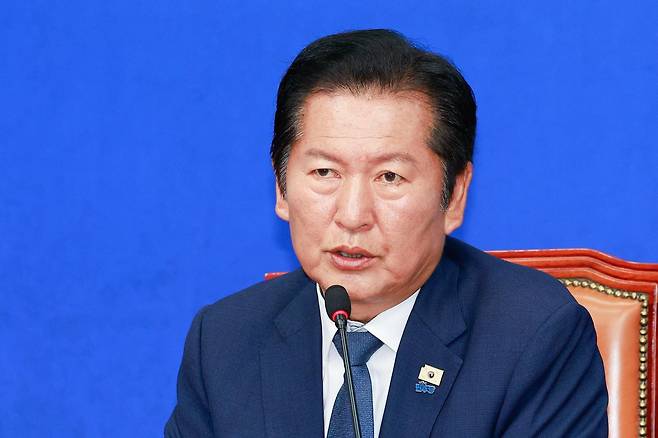정청래 더불어민주당 대표가 서울 여의도 국회에서 열린 최고위원회의에 참석해 모두 발언을 하고 있다. 2026.6.10/뉴스1