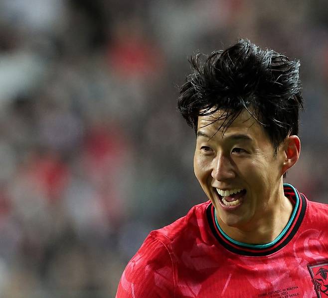손흥민.