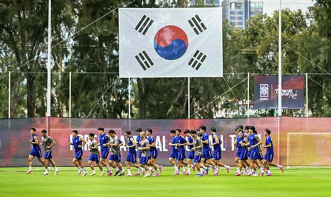 북중미 월드컵 축구 대표팀이 6일 오후(현지시간) 멕시코 과달라하라 베이스캠프 훈련장이 치바스 베르데 바예에서 피파 주관 공식 훈련을 하고 있다. 강정현 기자 / 260606