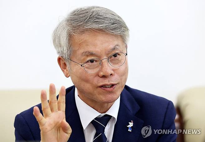 민형배 전남광주특별시장 당선인 인터뷰 (광주=연합뉴스) 조남수 기자 = 민형배 전남광주통합특별시장 당선인이 지난 8일 광주 북구 전남대학교에서 연합뉴스와 인터뷰하고 있다. 2026.6.10 iso64@yna.co.kr