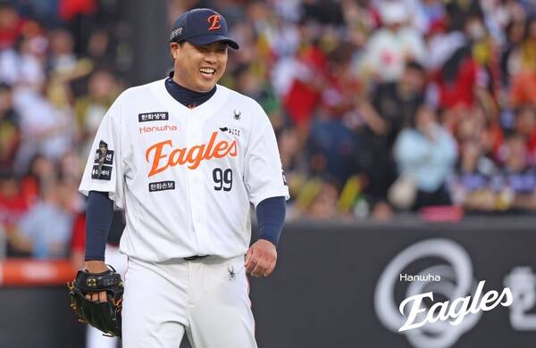 류현진의 웃음(사진=한화)