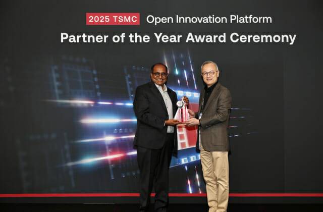 마헤시 티루파투르 아날로그 비츠 대표(왼쪽)가 2025 TSMC OIP 파트너 행사에 참석한 모습.(사진=아날로그 비츠)