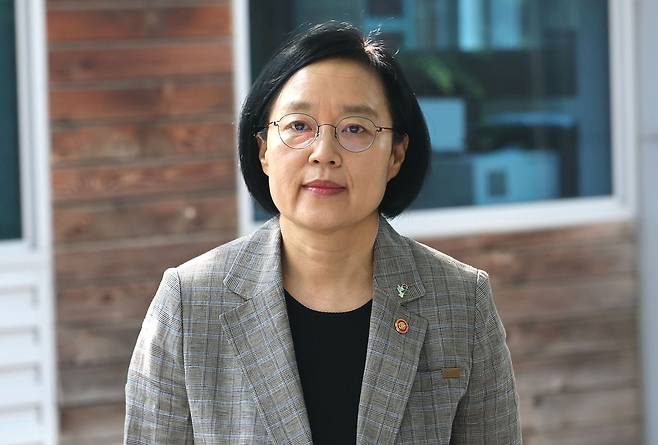한성숙 국무총리 후보자가 11일 오전 서울 종로구 통의동 금융감독연수원에 마련된 인사청문회 준비 사무실로 출근하고 있다. 뉴스1
