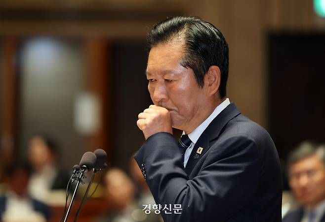 정청래 더불어민주당 대표가 11일 국회에서 열린 의원총회에 참석하고 있다. 박민규 선임기자