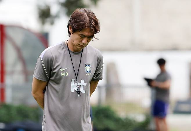 ▲ 계속되는 수비수 부상에 고민이 깊어지는 홍명보 감독 ⓒ연합뉴스