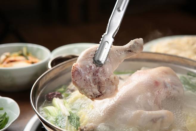 영양 전문가들은 저지방 단백질 식품인 닭고기를 혈당을 안정적으로 유지하는 데 도움이 되는 음식으로 꼽는다. 사진=게티이미지뱅크