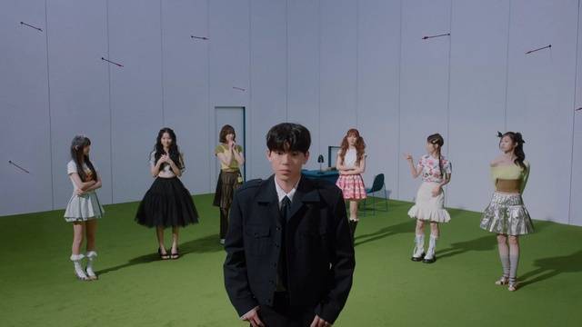 그룹 유스피어의 'WICKED GAME'에는 배우 배현성(가운데)이 출연한다./MW엔터테인먼트