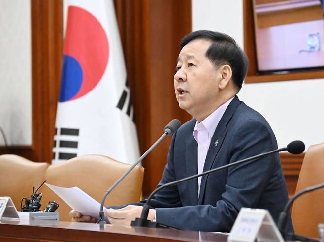 구윤철 부총리 겸 재정경제부 장관이 12일 서울 종로구 정부서울청사에서 열린 '비상경제본부회의 겸 경제관계장관회의'를 주재, 모두발언을 하고 있다. 재정경제부