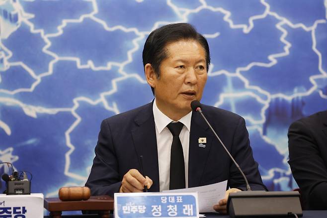 정청래 더불어민주당 대표가 12일 오전 광주시 김대중컨벤션센터에서 열린 민주당 전남광주현장 최고위원회의에서 모두발언을 하고 있다 2026.6.12 ⓒ 뉴스1