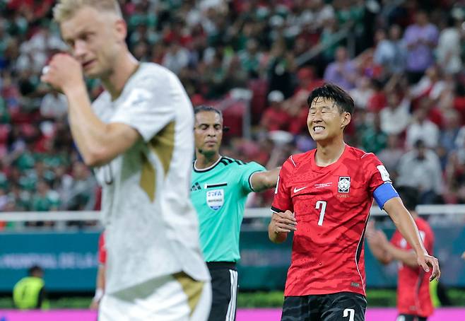 ▲ 11일(현지시간) 멕시코 사포판 과달라하라 스타디움에서 열린 2026 북중미 월드컵 A조 1차전 한국과 체코의 경기에서 손흥민이 슛이 빗나가자 아쉬워하고 있다. 연합뉴스