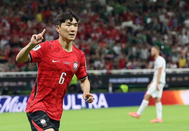 12일(한국 시간) 멕시코 사포판 과달라하라 스타디움에서 열린 2026 북중미 월드컵 A조 1차전 한국과 체코의 경기 후반부에서 황인범이 골을 넣은 뒤 세리머니를 하고 있다. 연합뉴스