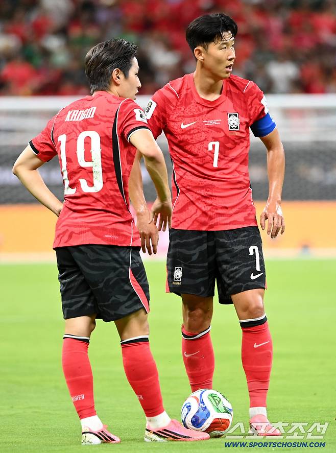 12일(한국시각) 멕시코 과달라하라 사포판의 에스타디오 과달라하라에서 열린 2026 북중미월드컵 대한민국과 체코의 경기. 이강인과 손흥민이 프리킥을 준비하고 있다. 사포판(멕시코)=허상욱 기자wook@sportschosun.com/2026.06.12/