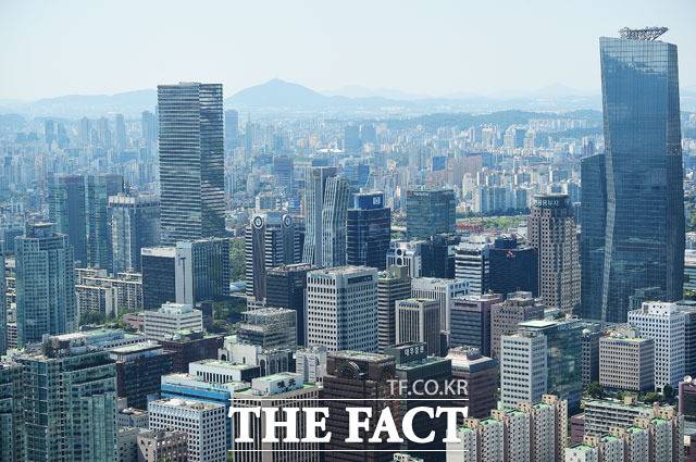 국민성장펀드 간접투자분야 정책성펀드 2차 위탁운용사(GP) 접수 결과 총 65곳이 지원한 것으로 파악됐다. /더팩트 DB