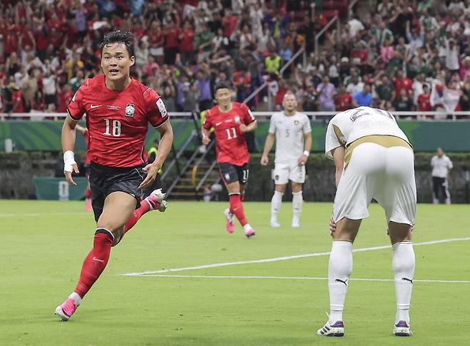 지난 11일(현지시간) 멕시코 사포판 과달라하라 스타디움에서 열린 2026 북중미 월드컵 A조 1차전 한국과 체코의 경기에서 오현규가 후반 두 번째 골을 넣은 뒤 환호하고 있다. 연합뉴스