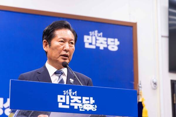 ▲정청래 더불어민주당 대표가 지난 4일 지방선거 평가 기자회견을 하고 있다. 사진=민주당