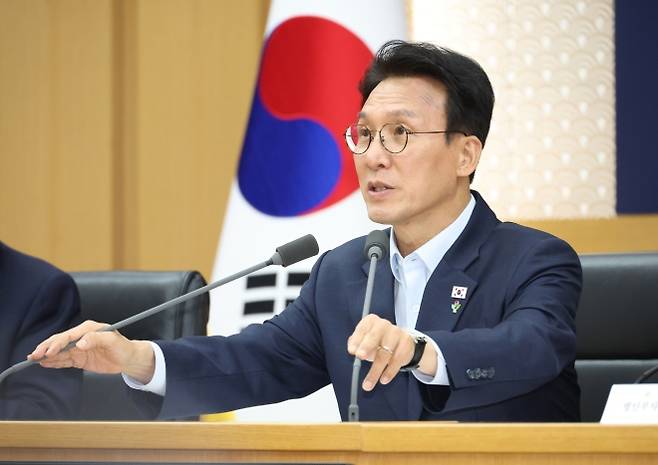 김민석 총리 “선관위 해체 수준 개혁해야…” - 김민석 국무총리가 11일 세종시 정부세종청사에서 열린 국민참정권 침해 관련 관계 장관회의를 주재하고 있다.