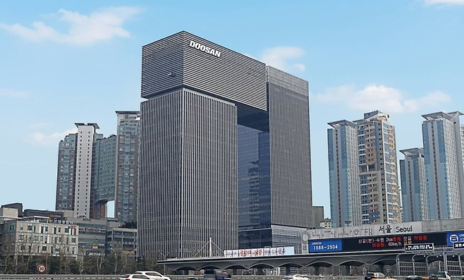 두산그룹의 분당 두산타워. 두산그룹