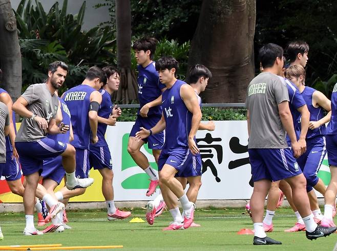 2026 북중미 월드컵에 출전한 한국 축구 국가대표팀이 16일(한국시간) 멕시코 과달라하라 인근 사포판의 치바스 바예 베르데에서 멕시코와의 조별리그 2차전을 대비해 훈련하고 있다. 과달라하라(멕시코)=이한형기자