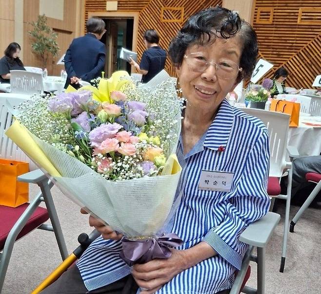 장학금을 기탁한 박순덕 할머니. 정읍시 제공