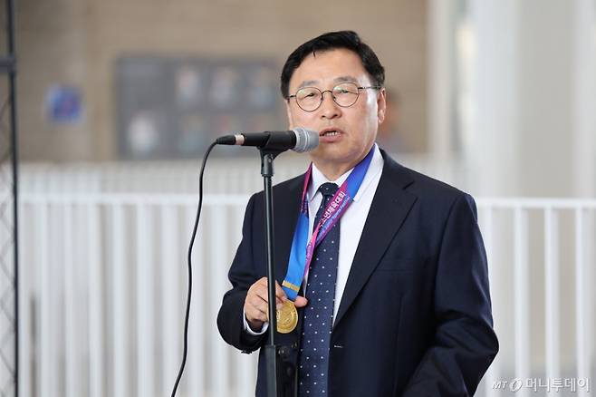 (서울=뉴스1) = 정근식 서울시교육감이 4일 재선을 확정 지은 후 서울시교육청에 첫 출근하며 기자회견을 하고 있다.(서울시교육청 제공, 재판매 및 DB금지)2026.6.4/뉴스1 Copyright (C) 뉴스1. All rights reserved. 무단 전재 및 재배포, AI학습 이용 금지. /사진=(서울=뉴스1)