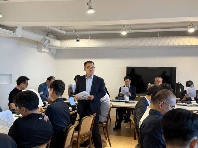 육군사관학교(육사) 총동창회(회장 박판준)가 지난 16일 서울 용산 삼각지 한 식당에서 정부의 사관학교 통합 및 육사 지방이전 관련 기자간담회를 갖고 있다. 육사 총동창회 제공