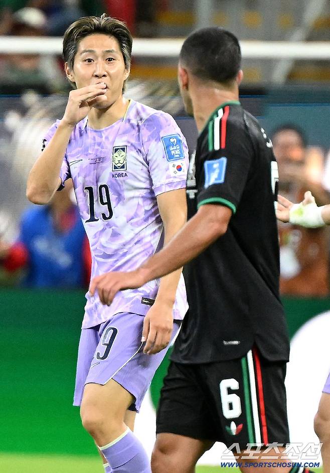 19일(한국시각) 멕시코 과달라하라 사포판의 에스타디오 과달라하라에서 열린 2026 북중미월드컵 대한민국과 멕시코의 경기. 이강인이 리라와 신경전을 벌이고 있다. 사포판(멕시코)=허상욱 기자wook@sportschosun.com/2026.06.19/