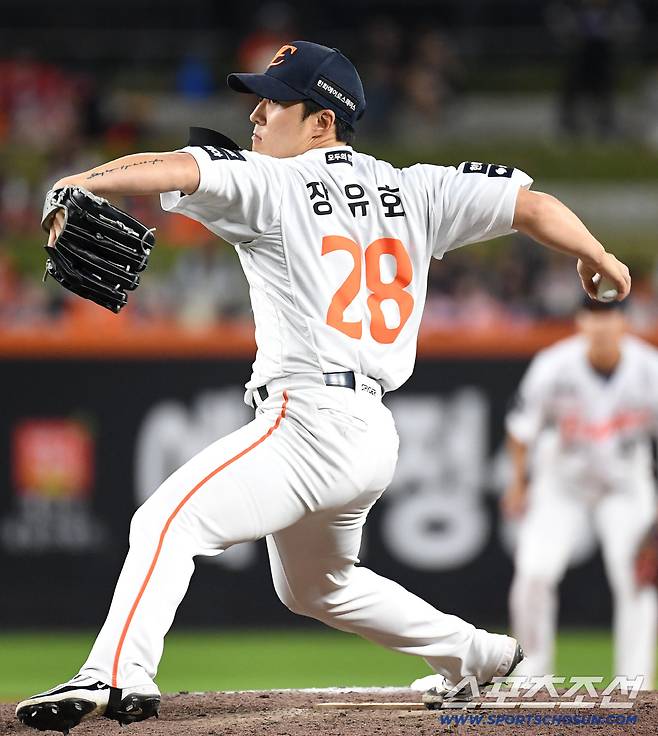 9일 대전 한화생명볼파크에서 열린 한화와 KIA의 경기. 투구하고 있는 한화 장유호. 대전=송정헌 기자songs@sportschosun.com/2026.06.09/