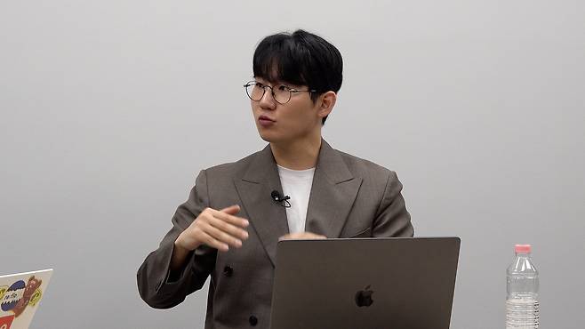 조선일보 머니와 인터뷰 중인 유튜버 '월텍남'
