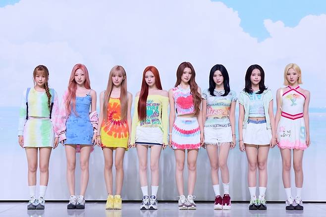 왼쪽부터 하츠투하츠 예온, 스텔라, 유하, 이안, 에이나, 주은, 카르멘, 지우. SM엔터테인먼트 제공