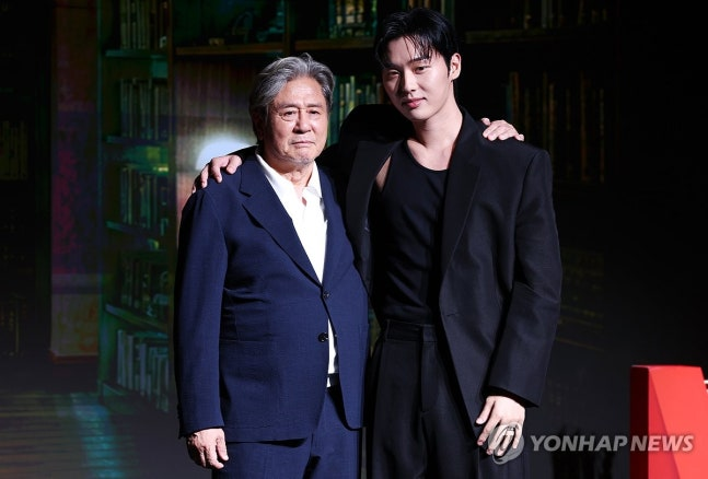최민식·최현욱. 연합뉴스.
