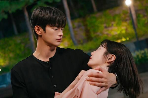 '내일도 출근!' 스틸 컷 / 사진=tvN