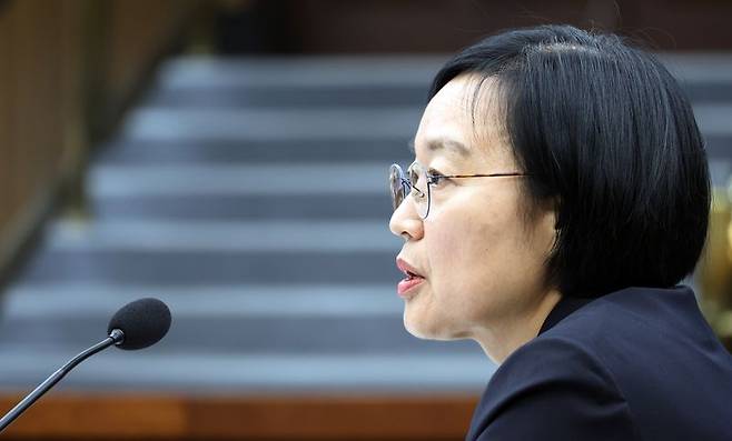 한성숙 국무총리 후보자가 26일 여의도 국회에서 열린 국무총리 임명동의안 심사를 위한 인사청문회에서 위원들의 질문에 답하고 있다. 뉴시스